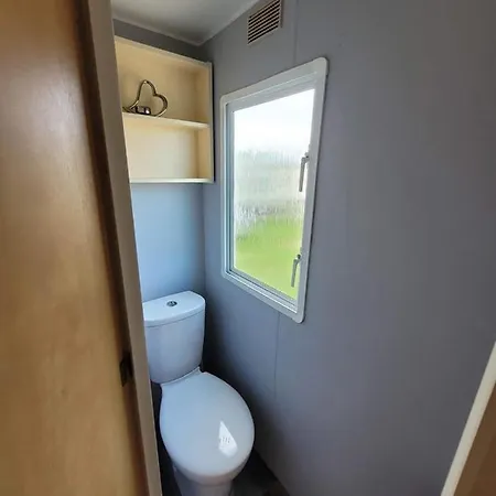 V13 - Golden Anchor, Pet Friendly, Wifi And Close To The Beach - Meadow Lakes Caravan & Lodge Hire Chapel St. Leonards Exterior foto