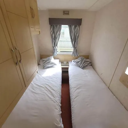 V13 - Golden Anchor, Pet Friendly, Wifi And Close To The Beach - Meadow Lakes Caravan & Lodge Hire Chapel St. Leonards Exterior foto