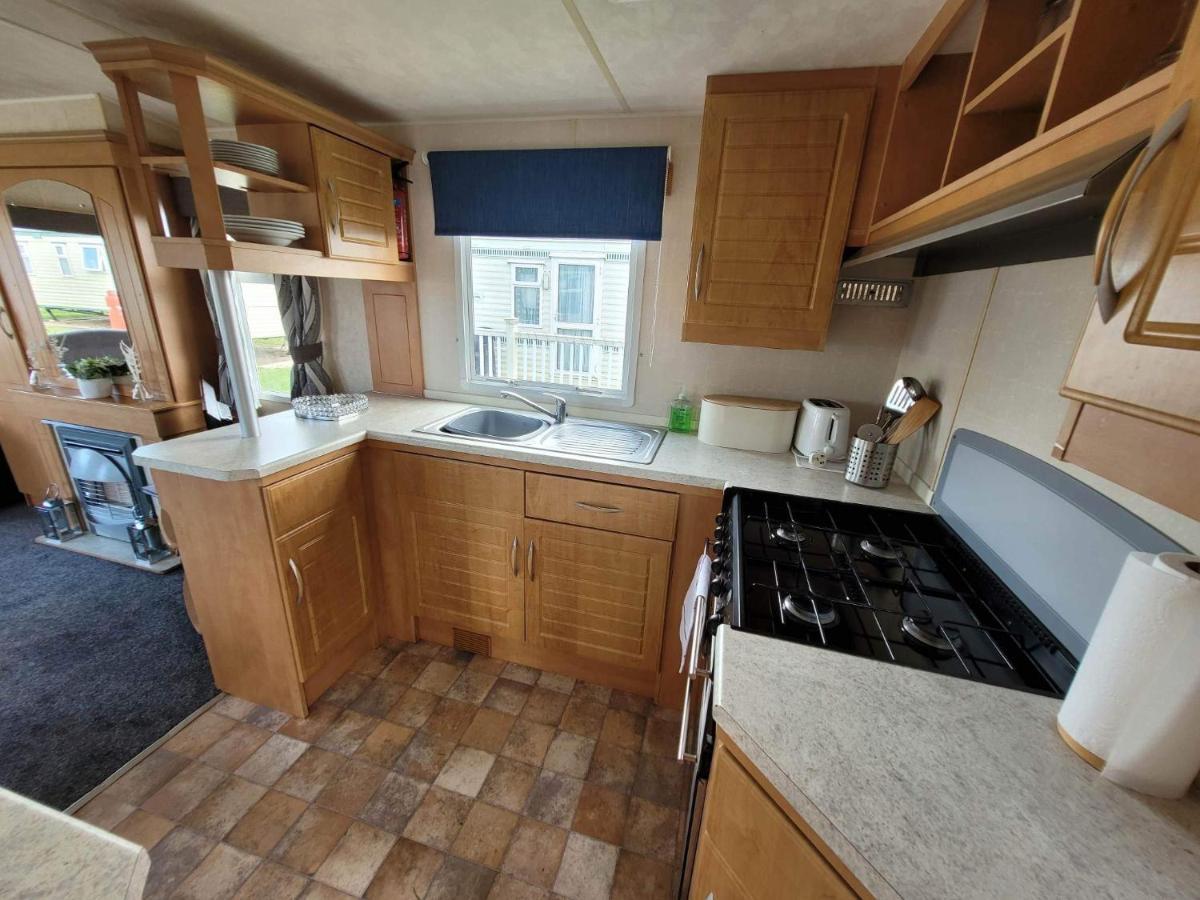 V13 - Golden Anchor, Pet Friendly, Wifi And Close To The - Meadow Lakes Caravan & Hire Apartment