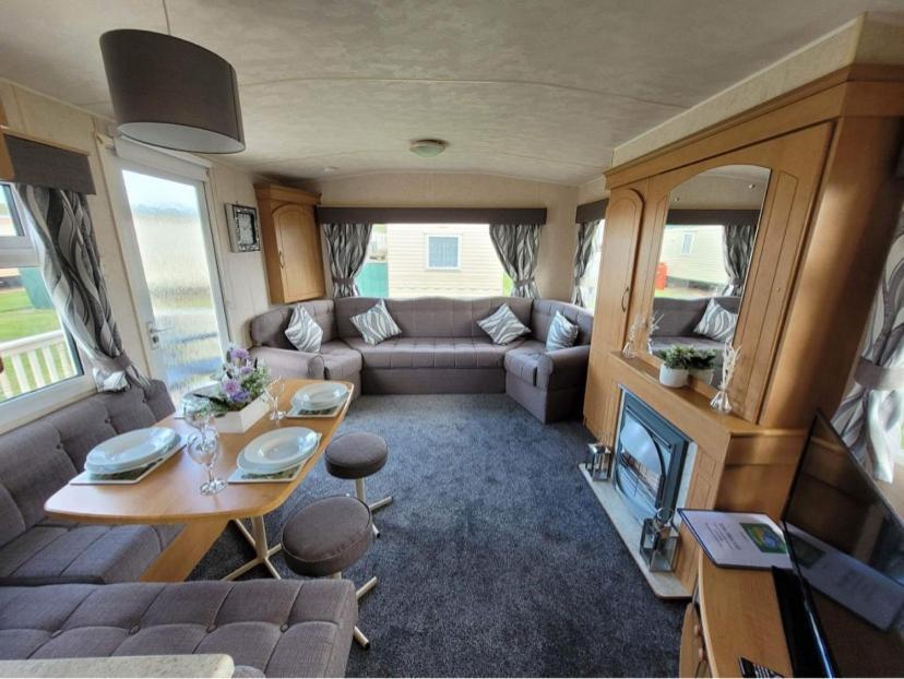 V13 - Golden Anchor, Pet Friendly, Wifi And Close To The - Meadow Lakes Caravan & Hire